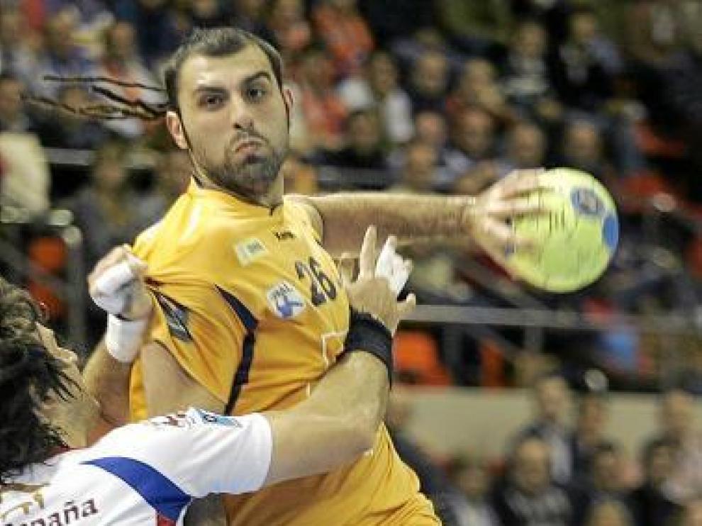 Stankovic desenfunda.