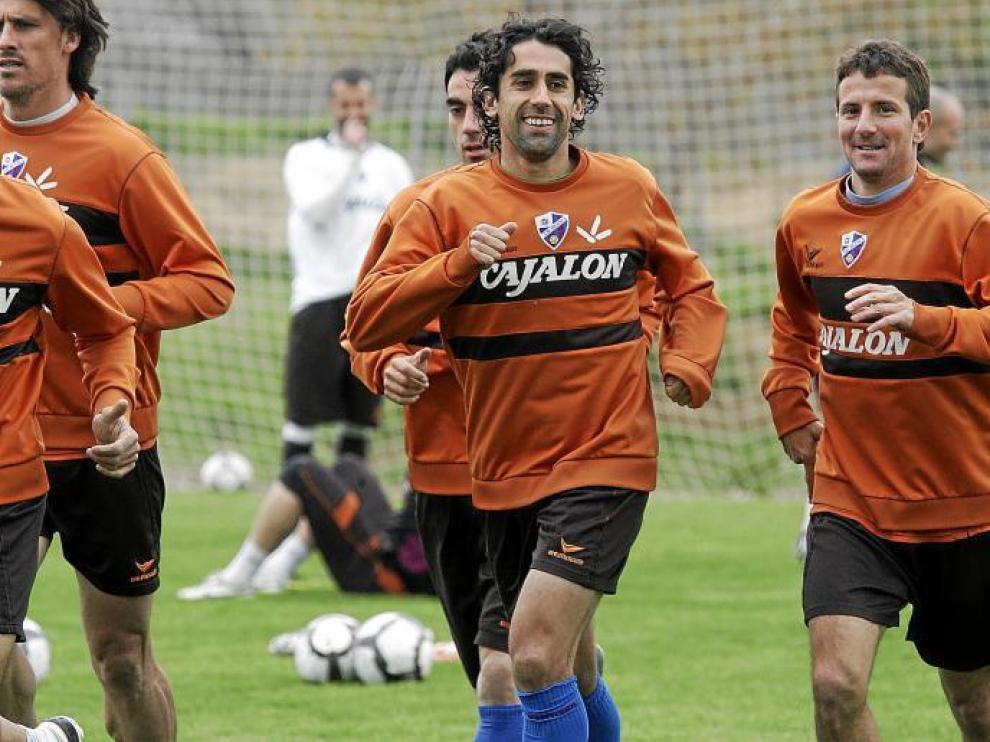 Paco Gallardo, en el centro de la imagen, durante un entrenamiento con el equipo azulgrana.
