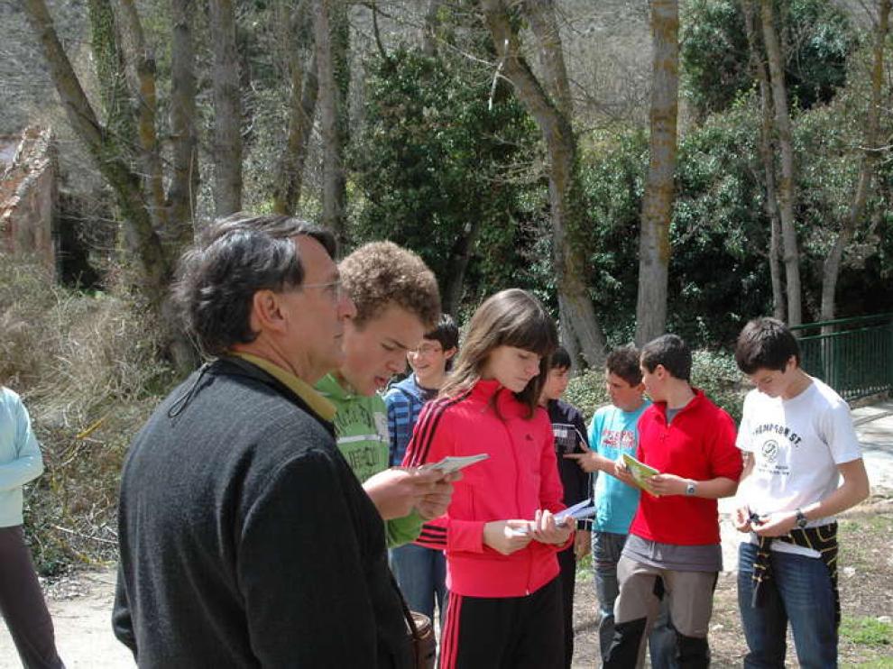 Joaquín Araujo con los alumnos de la Escuela de Naturalistas