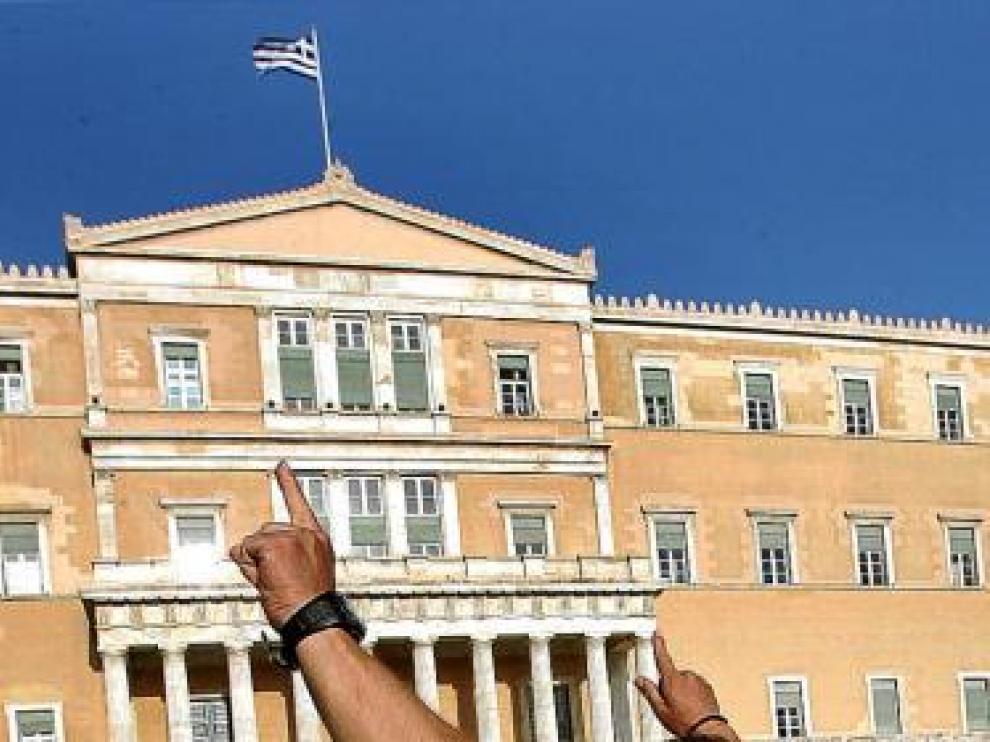 Protesta ayer frente al Parlamento, en Atenas.