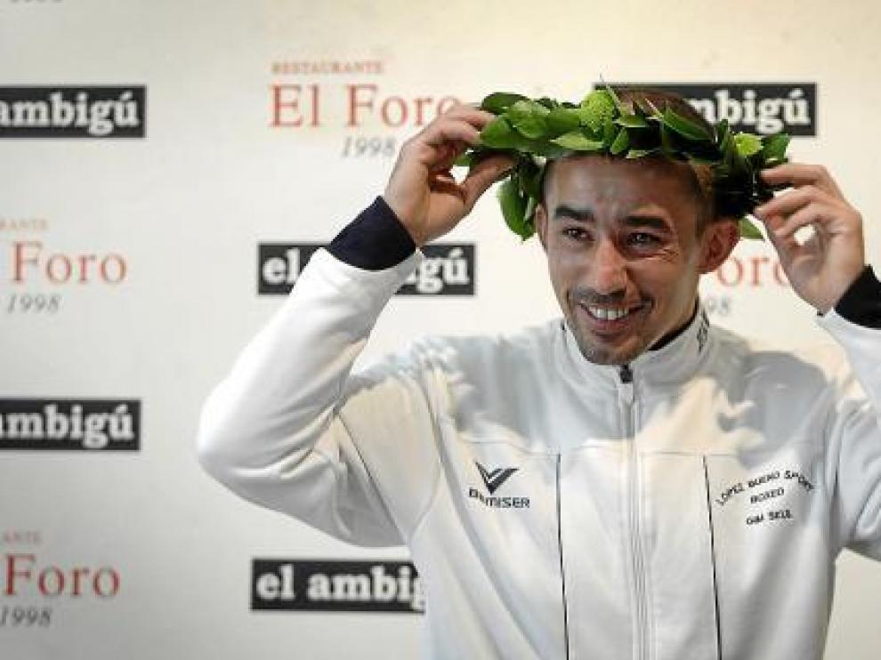 El zaragozano López Bueno quiere decir adiós al ring con una victoria.