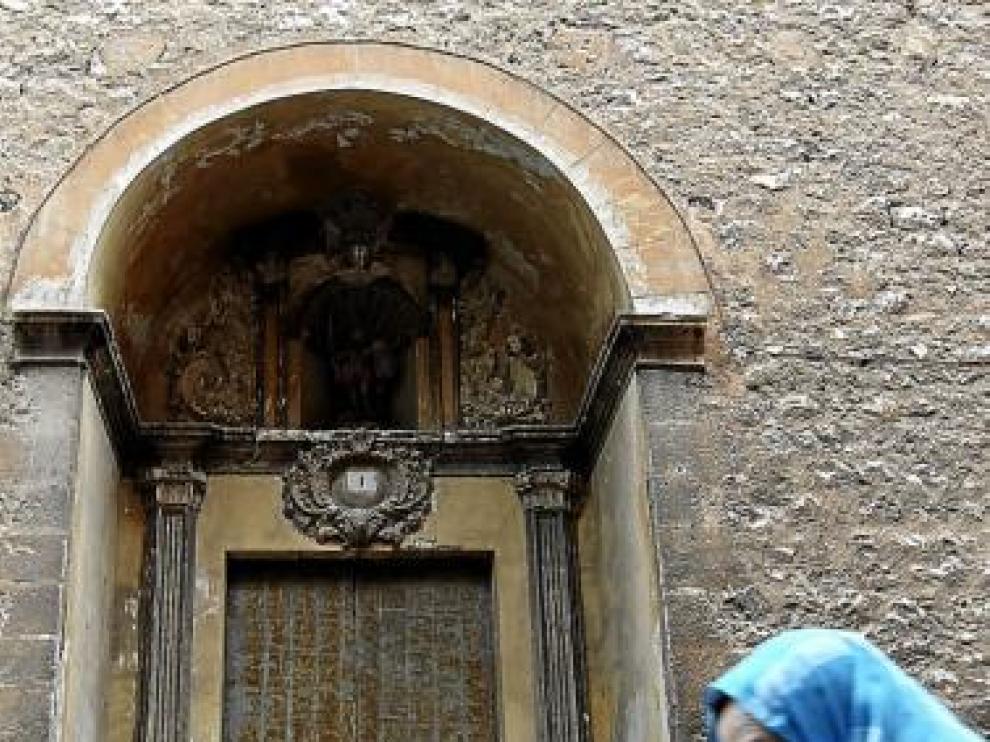 La iglesia de San Miguel presenta un deterioro generalizado.