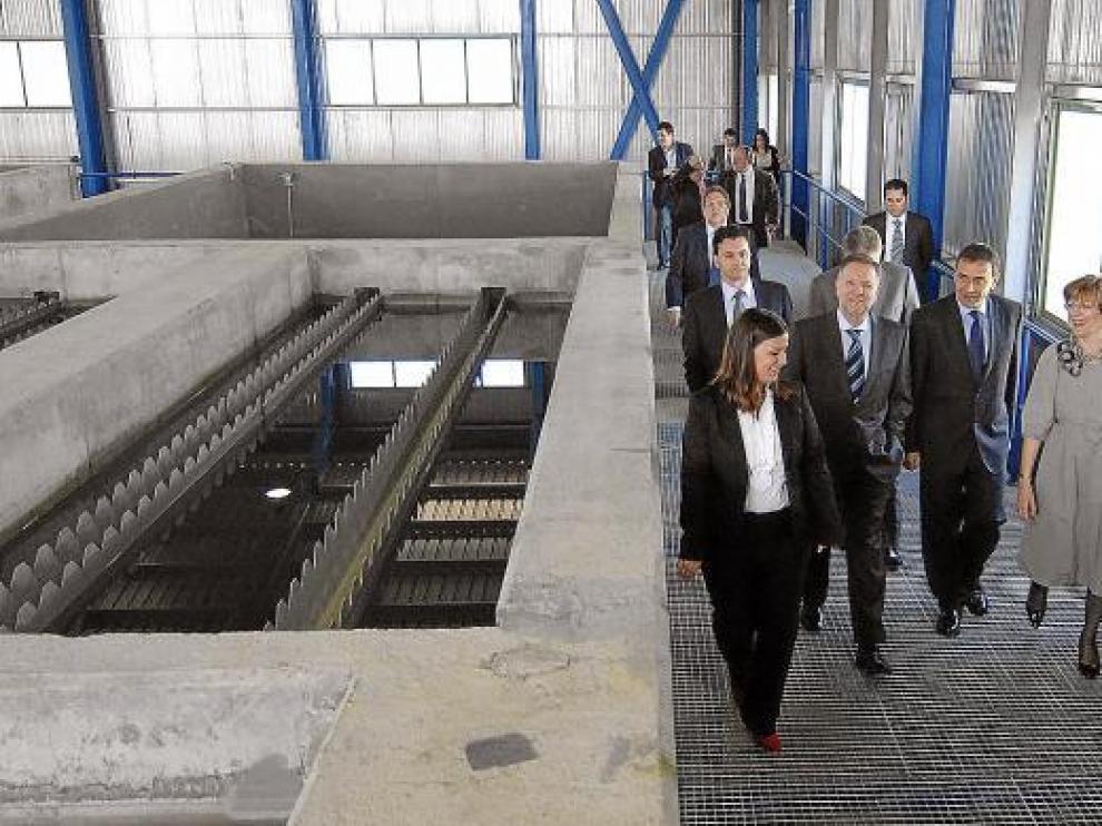 Marcelino Iglesias, Josep Puxeu y la alcaldesa de Graus, Victoria Celaya, inauguraron las instalaciones.