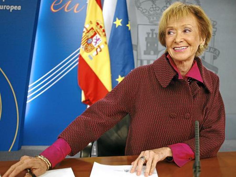 La vicepresidenta del Gobierno, María Teresa Fernández de la Vega, tras el Consejo de Ministros.