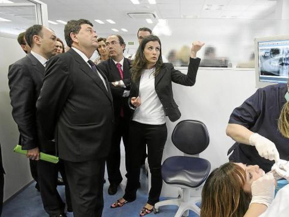 El rector recorrió las instalaciones del servicio de prácticas odontológicas.