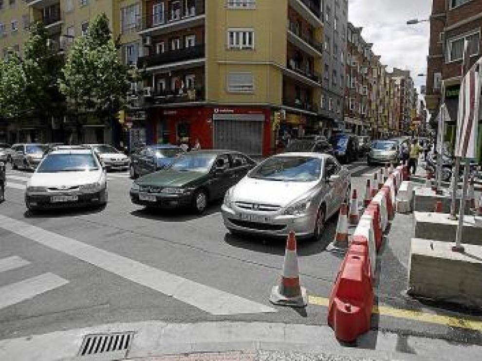 La calle se ha cortado a la altura de Félix Latassa.