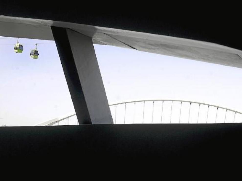 Vista interior del pabellón puente, uno de los lugares que ayer visitó el equipo de Amenábar y donde filmarán este mismo mes.