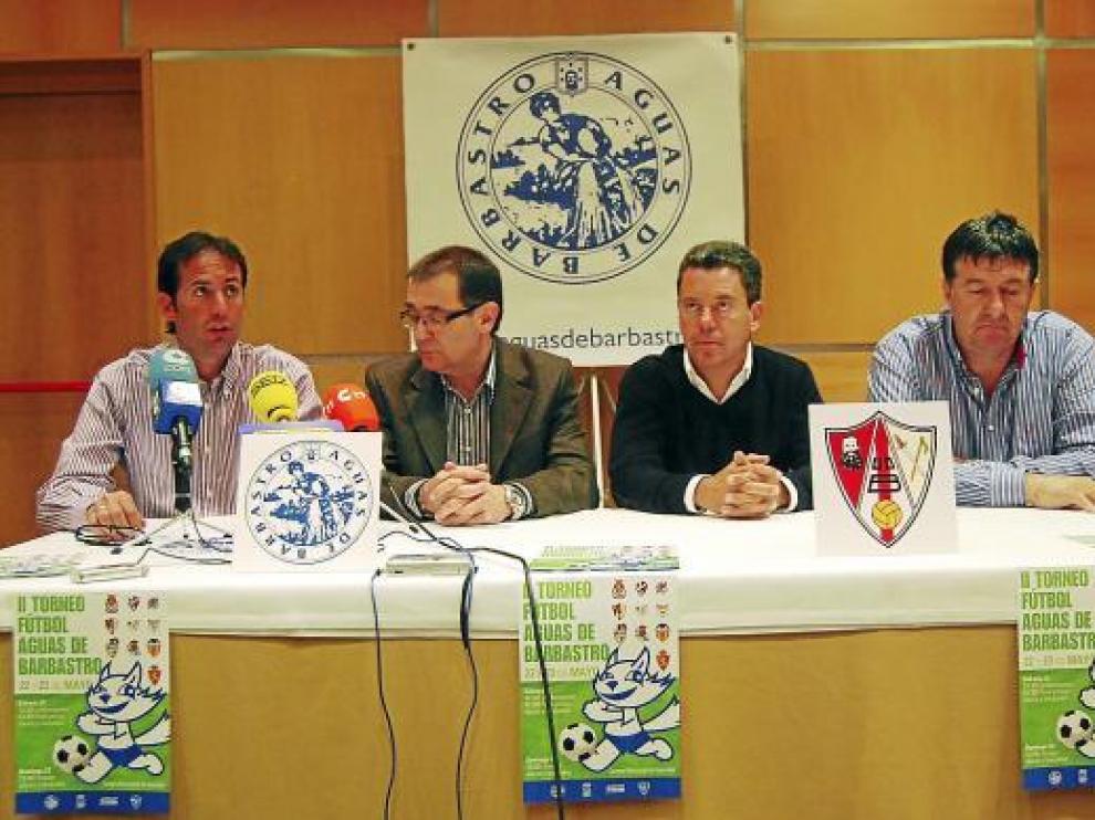 Barbastro cita a la base