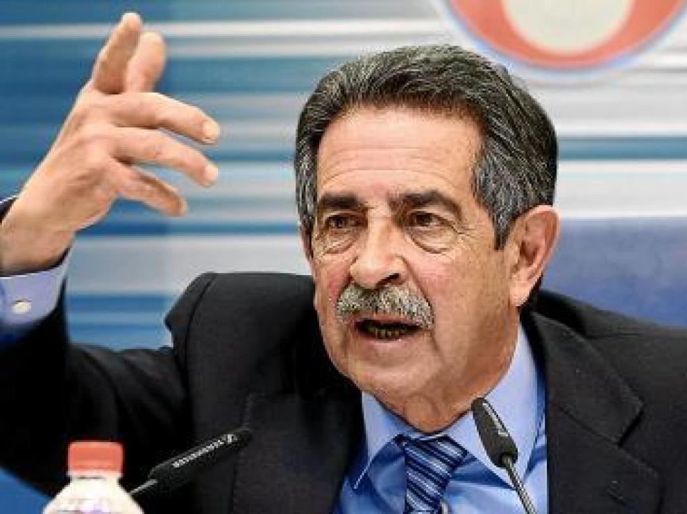 Revilla amenaza con romper con el PSOE si se paran las obras del AVE