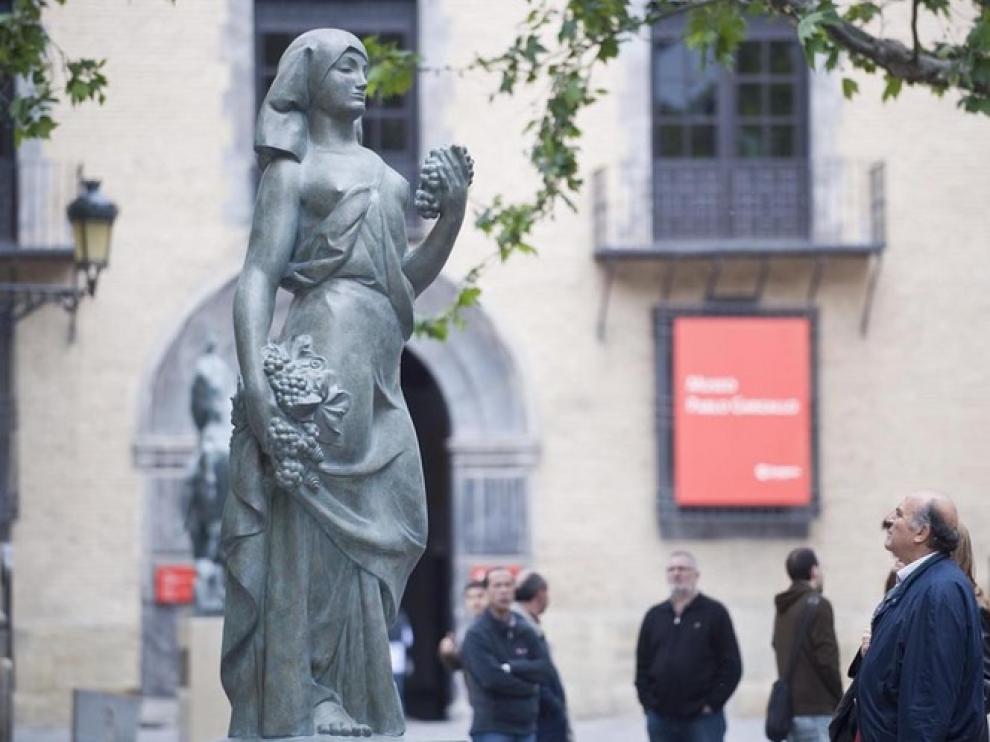 La estatua de más de dos metros