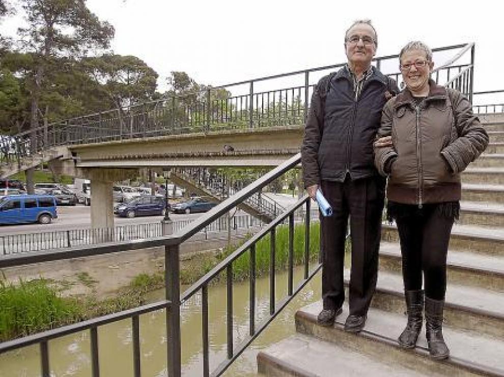 Javier Grassa y Carmen Lapeña, de la Asociación de vecinos Venecia-Montes de Torrero.