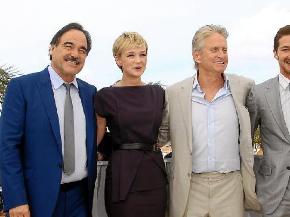 Olvier Stone, Carey Mulligan, Michael Douglas y Shia LaBeouf, ayer en Cannes.