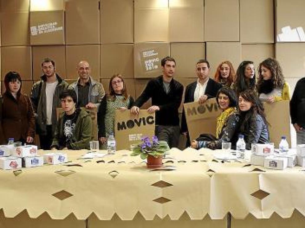 El grupo de artistas destinado a Zaragoza, ayer.