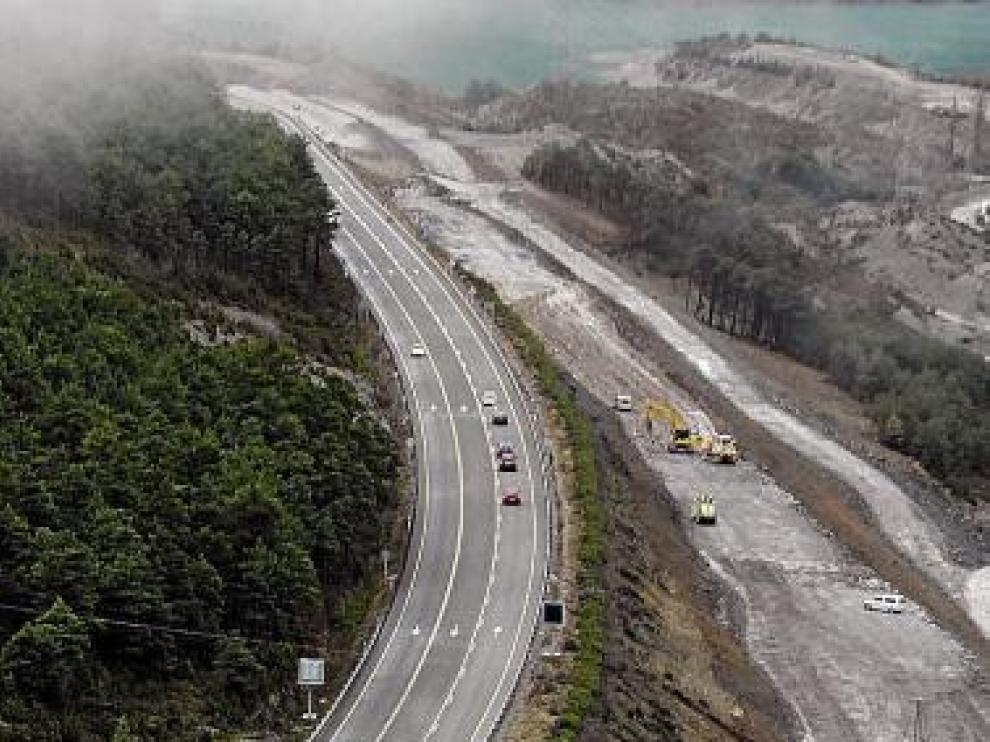 Obras de la autovía en el puerto de Monrepós.