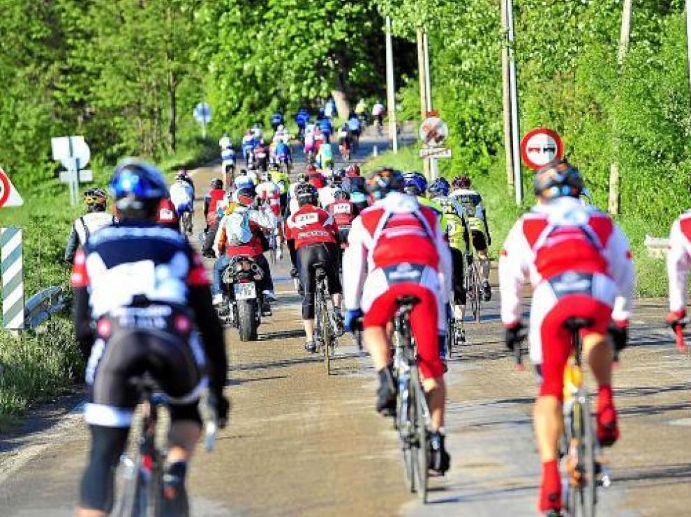 Más de 350 amantes de la bicicleta se reunieron ayer en Daroca.