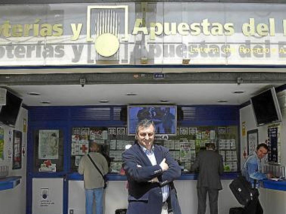 Alejandro Aznar, frente a la administración de lotería.