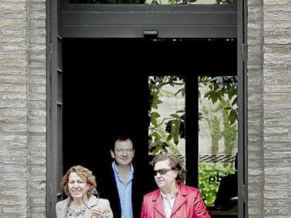 Salida de funcionarios del Pignatelli, sede de la DGA.