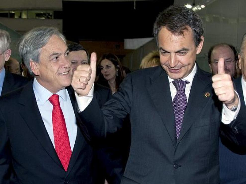 El presidente español, José Luis Rodríguez Zapatero (d), con el chileno, Sebastián Piñera, ayer.
