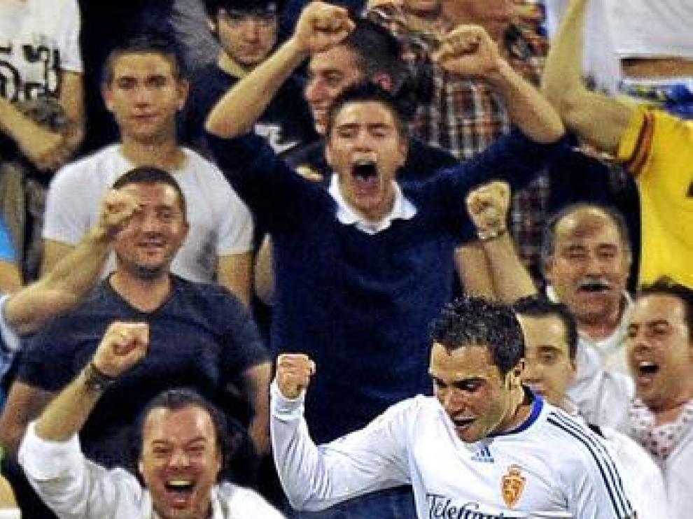Colunga celebra uno de los siete goles que ha logrado en el Zaragoza.