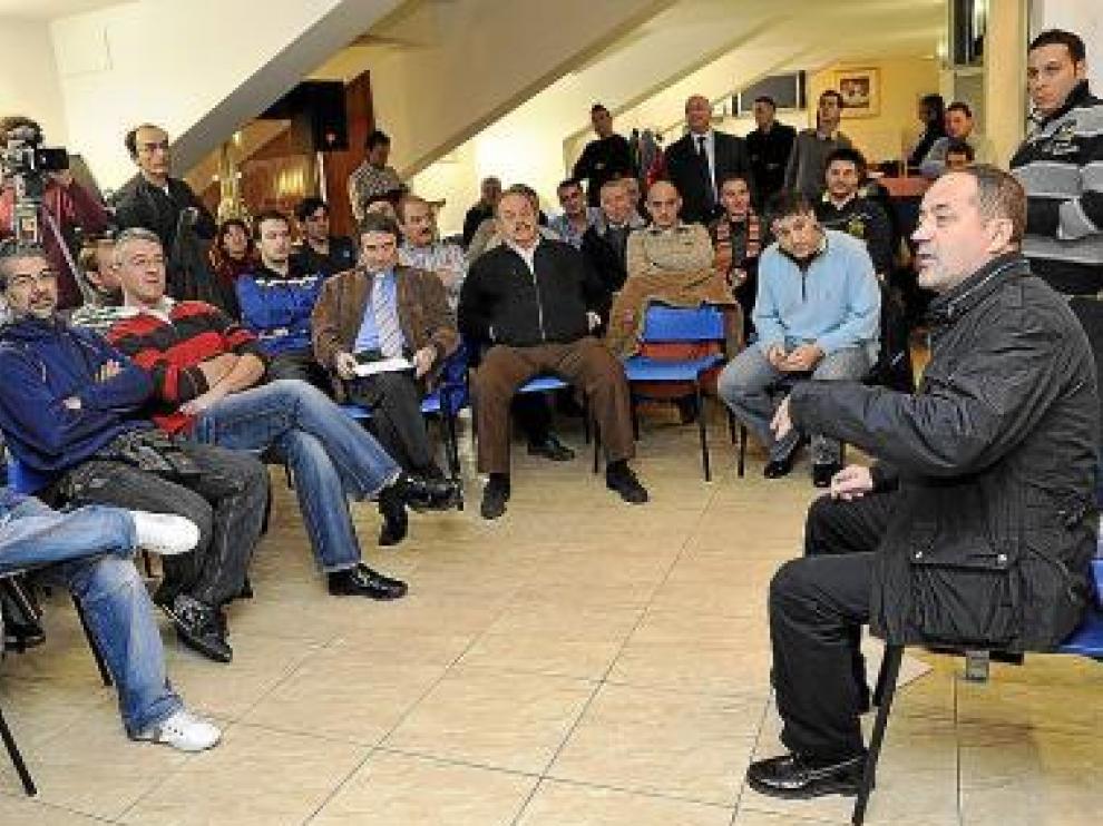 Agapito, en la reunión con las peñas en diciembre pasado.