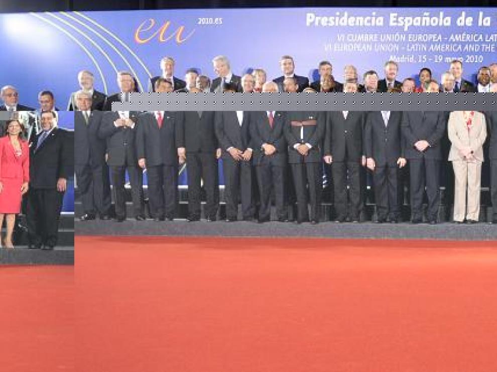 Foto de grupo de los jefes de Estado y de Gobierno reunidos en la cumbre de Madrid, que se clausuró ayer con un acuerdo entre la UE y América Latina.
