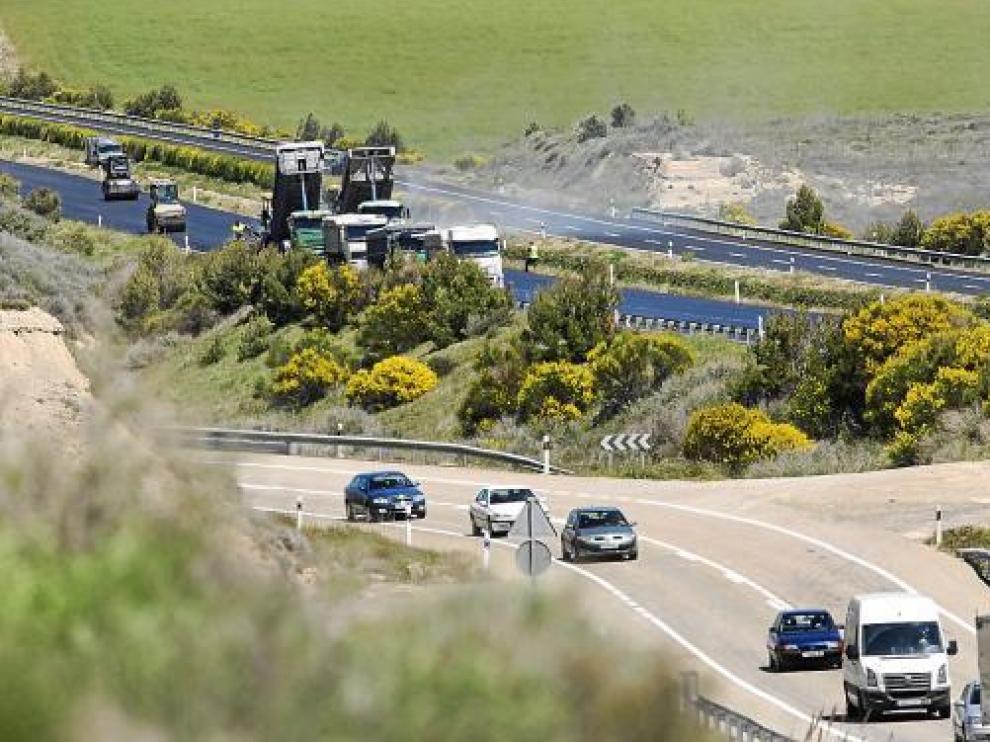 El tráfico se ha desviado por la N-330 mientras se hacen las obras en la autovía de Huesca a Almudévar.