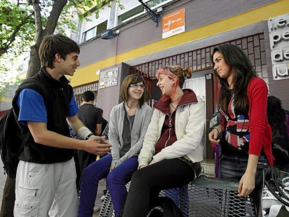 Alejandro Aranda, Marina Soriano, Sara Romeo y Rebeca Turón, pendientes de la Selectividad.