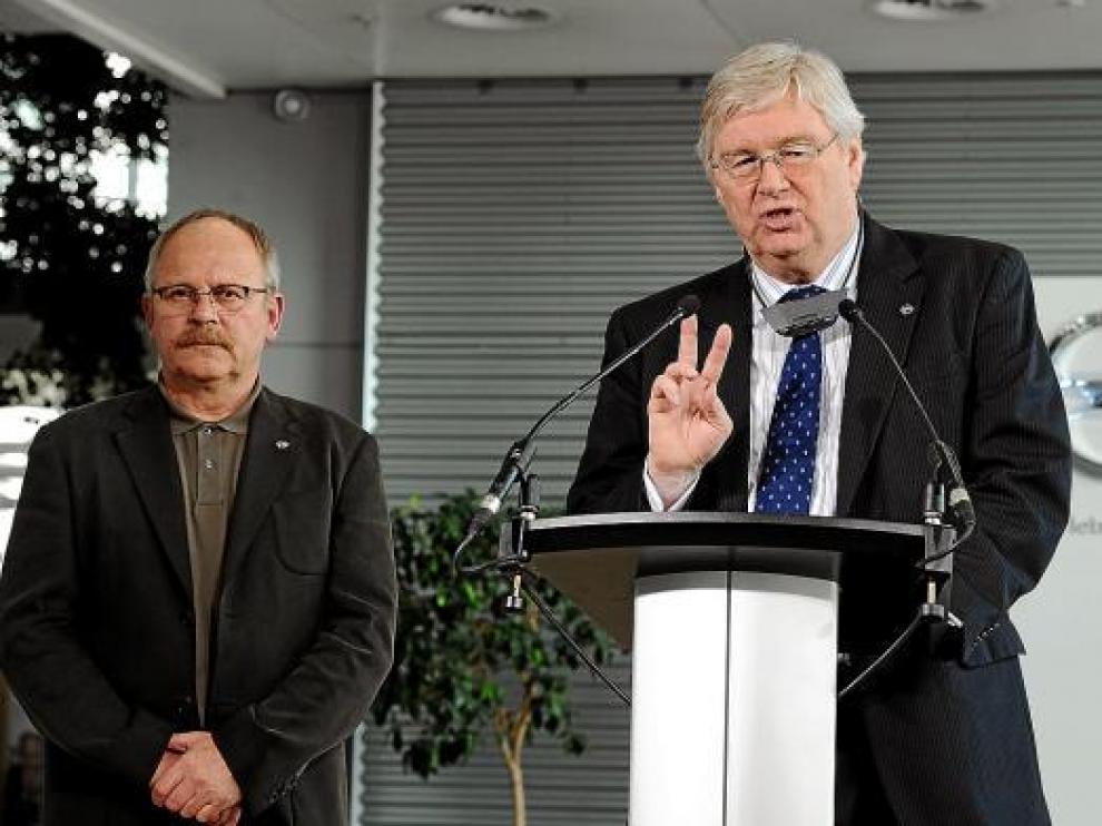 Klaus Franz, presidente del comité de Opel, y Nick Reilly, presidente de la compañía, ayer.