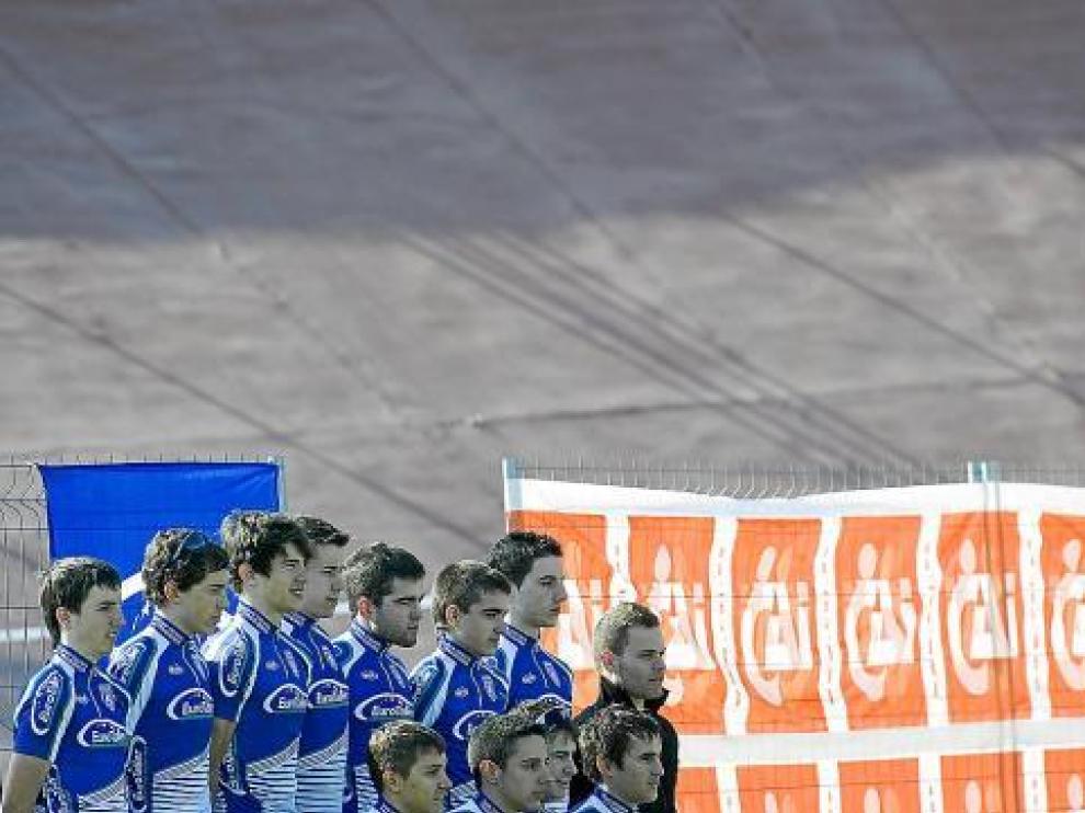 Componentes del Eurotaller, equipo del Club Ciclista Aragonés, que correrá el Regional.