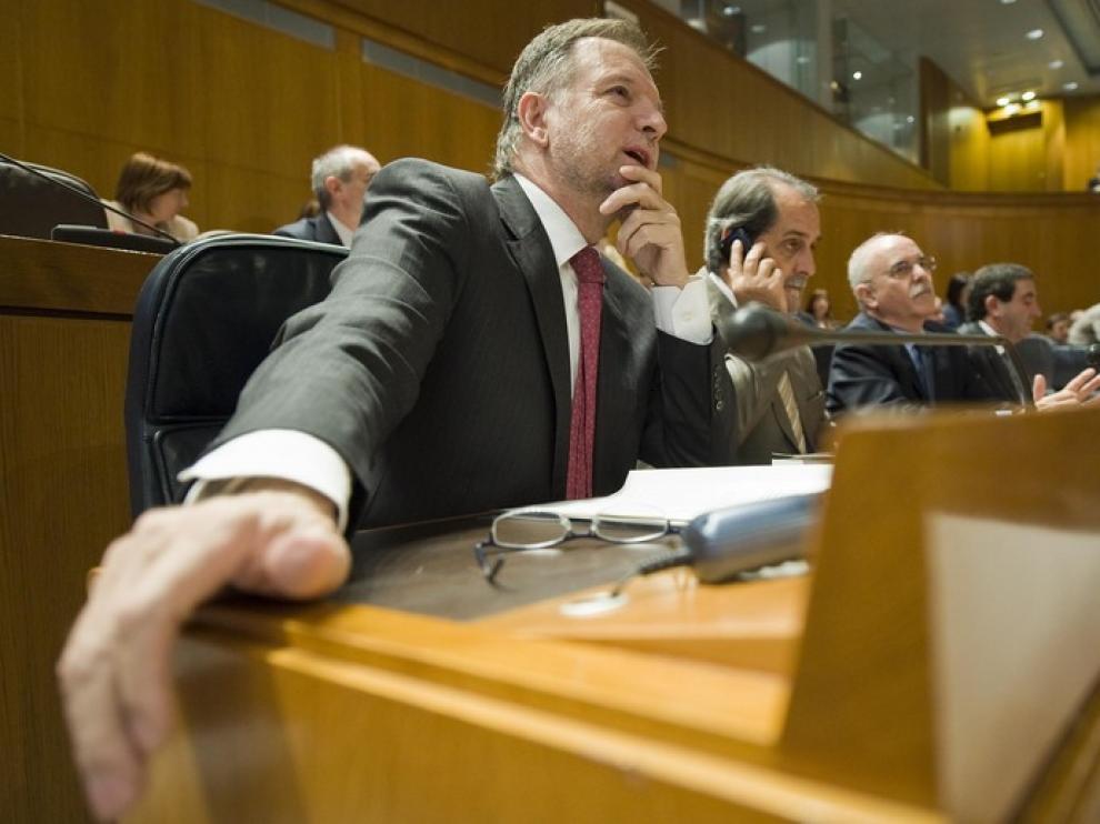 El presidente aragonés, Marcelino Iglesias, durante el pleno