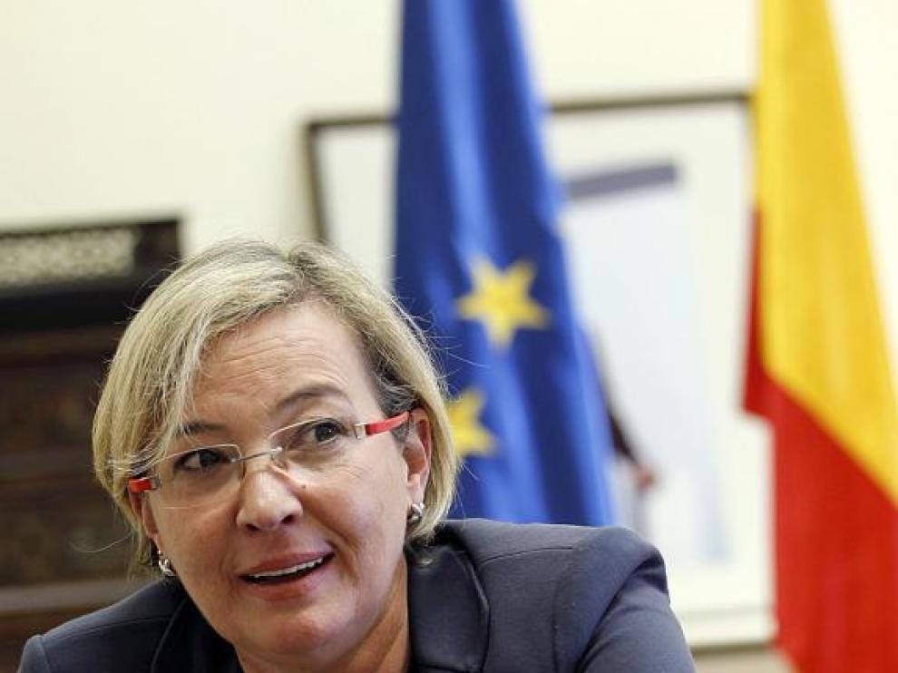 Eva Almunia (Esplús 1960), en su despacho del Ministerio de Educación, en Madrid.
