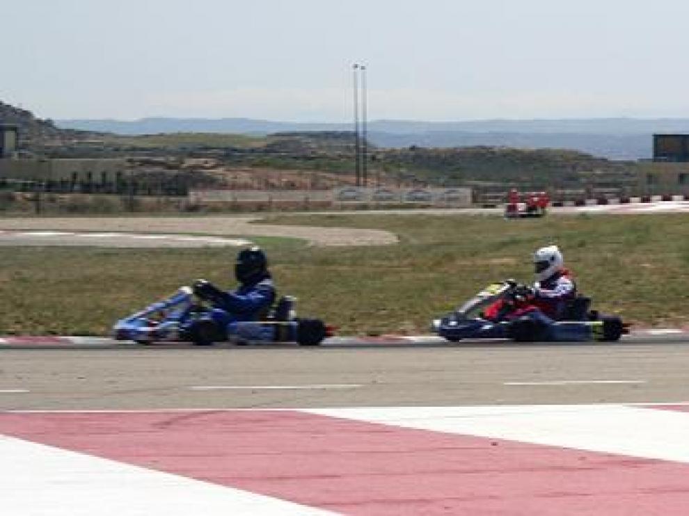 Un momento de la segunda prueba del Campeonato de Aragón de karting que se disputó ayer en Motorland.