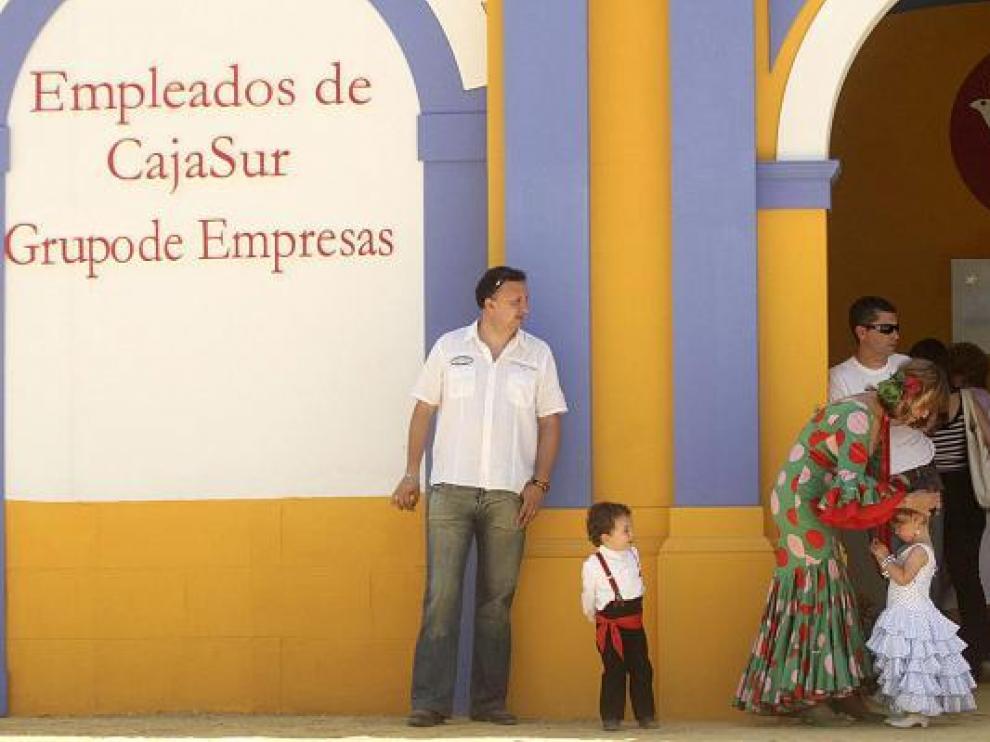 Caseta de Cajasur en la Feria de Córdoba, el sábado.