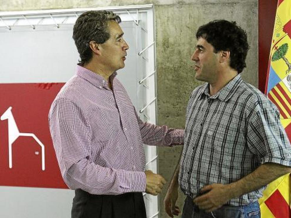 Giné y Senosiain conversan sobre el equipo en una imagen de archivo.