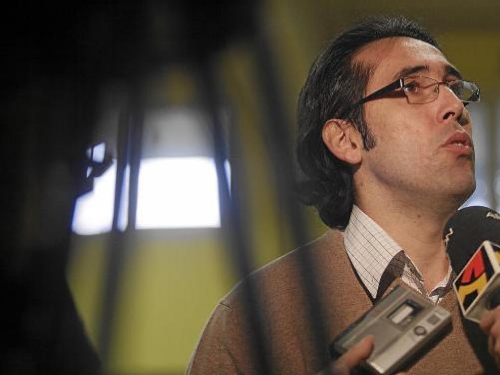 Villar, en una imagen de archivo, atendiendo a los medios de comunicación.