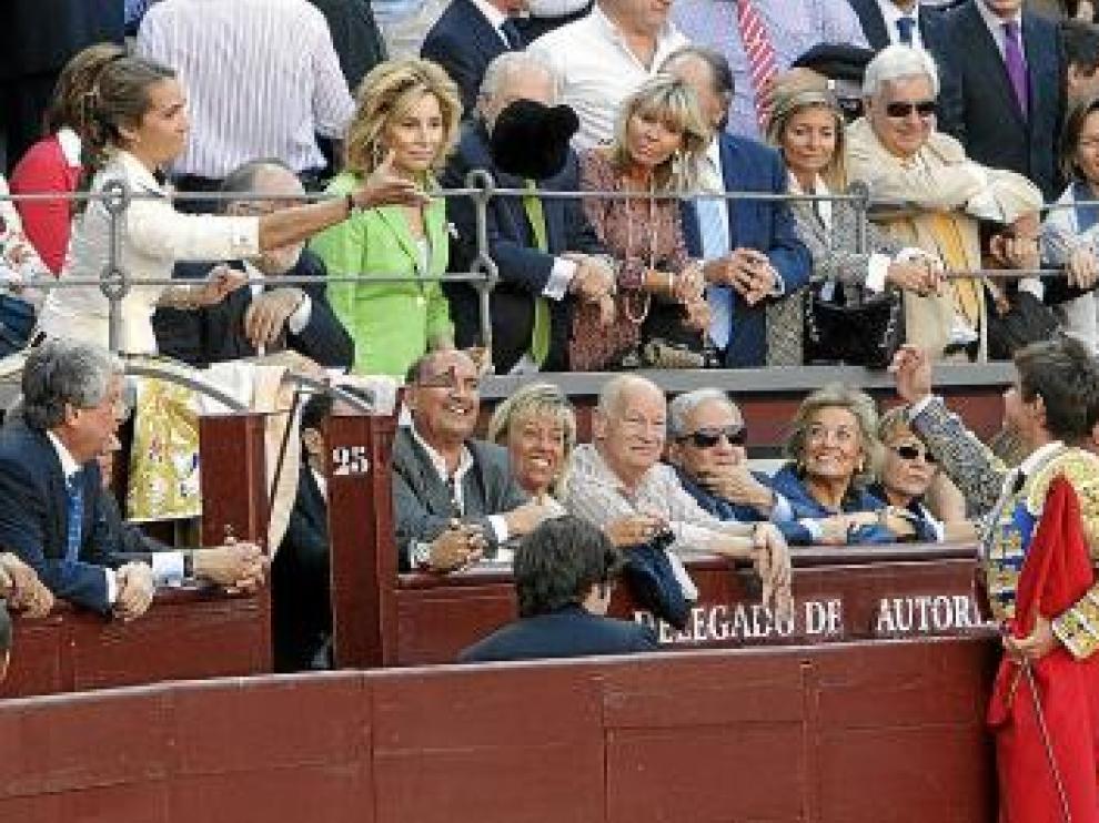 El Juli le brindó su primer toro a la infanta Elena.