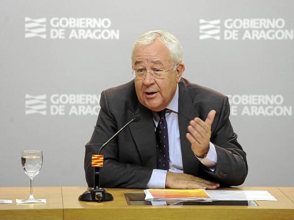 El vicepresidente de la DGA, ayer tras el consejo de Gobierno.