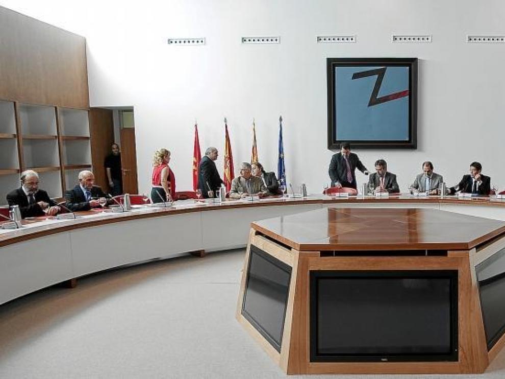La constitución del consorcio tuvo lugar ayer en el Edificio Seminario de Zaragoza bajo la presidencia del alcalde Juan Alberto Belloch.
