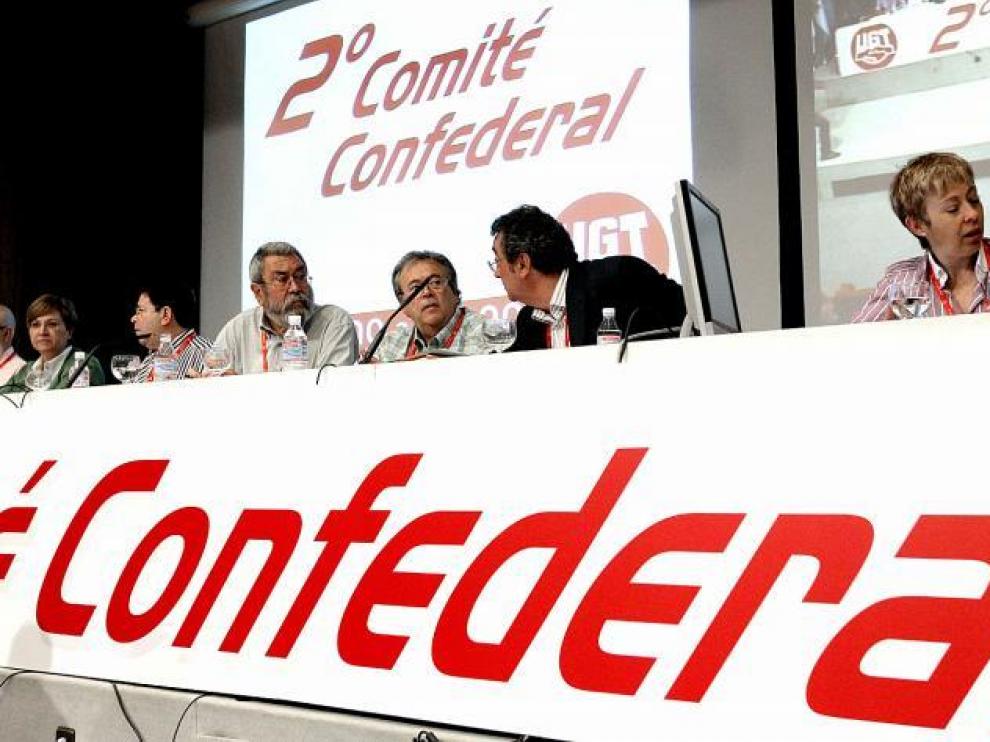 Reunión del comité confederal de UGT para analizar la postura del sindicato frente al recorte del Gobierno, ayer en Madrid.