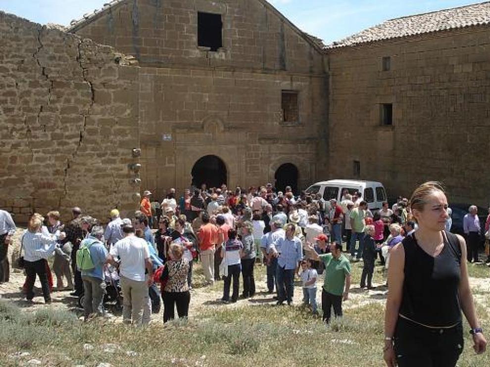 Los ciudadanos aprovecharon el buen tiempo para acudir a la ermita.