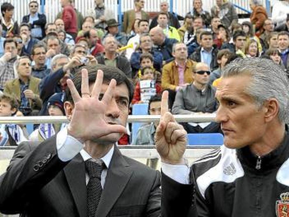 Marcelino, junto a su ayudante Rubén Uría.