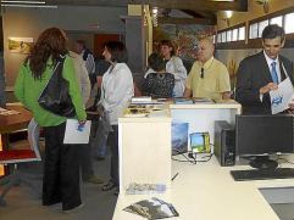 La oficina está ubicada en el Centro de Interpretación de las Cuevas.