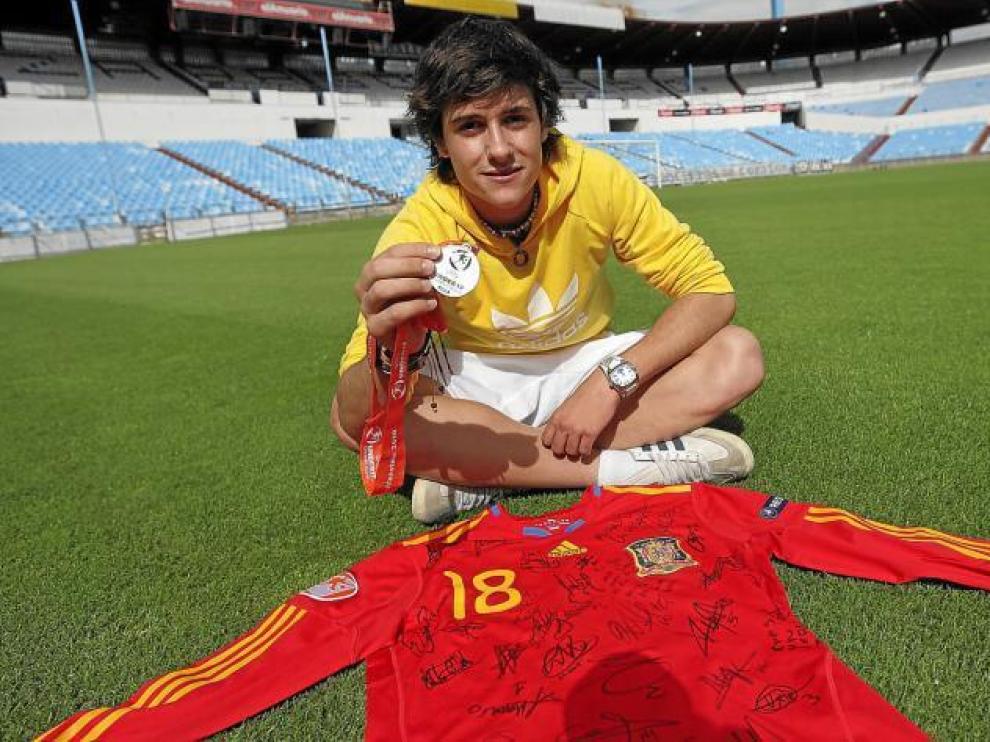 Jorge Ortí posa en La Romareda.