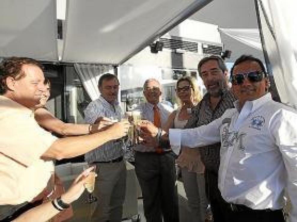 Brindis en Vadorrey con champán Mumm.