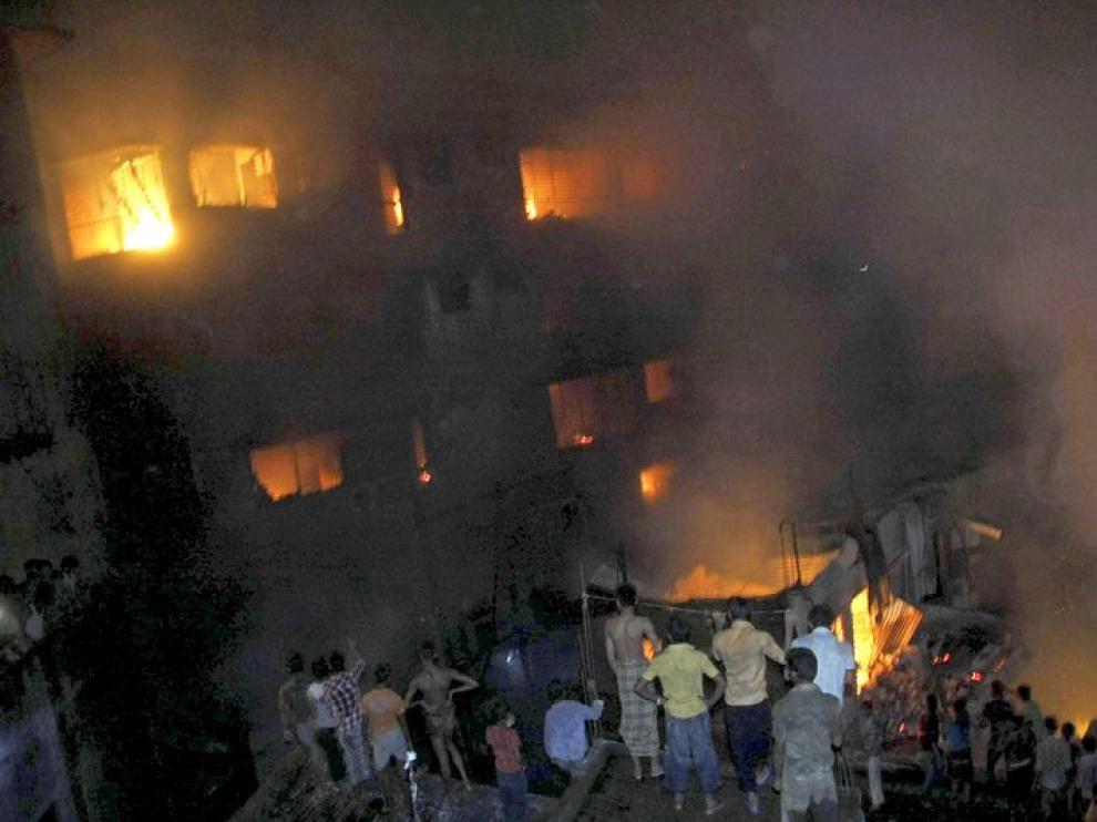 El incendio ocupó el centro de la ciudad