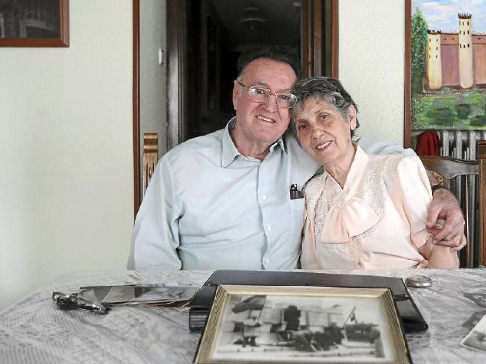 Jerónimo Bordonada y Paz Gracia, fotografiados esta semana en su casa de Zaragoza.