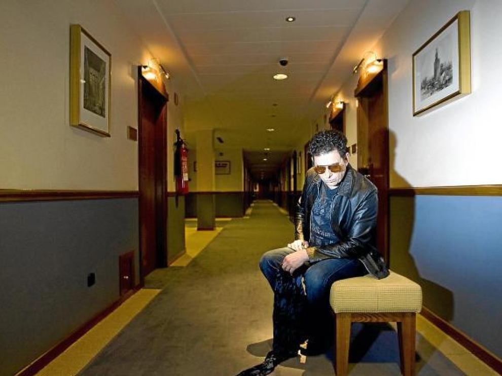 Andrés Calamaro, ayer, en el hotel Palafox de Zaragoza.