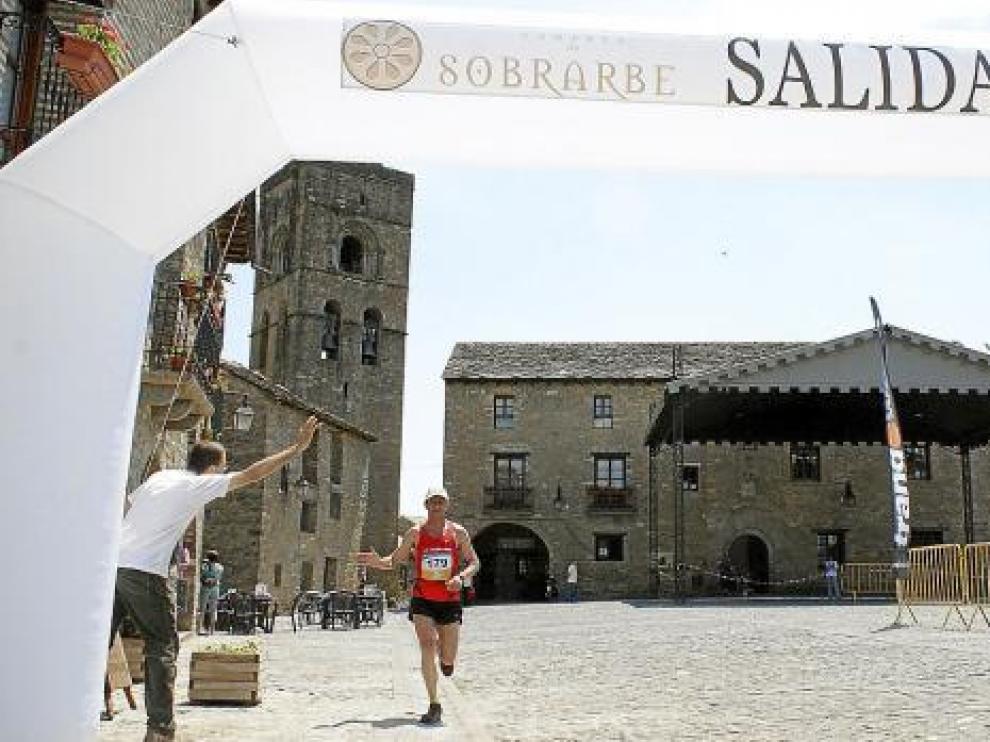 Óscar Díez volvió a ganar la primera etapa de la Ultra Trail Sobrarbe. Hoy no estará en la salida.