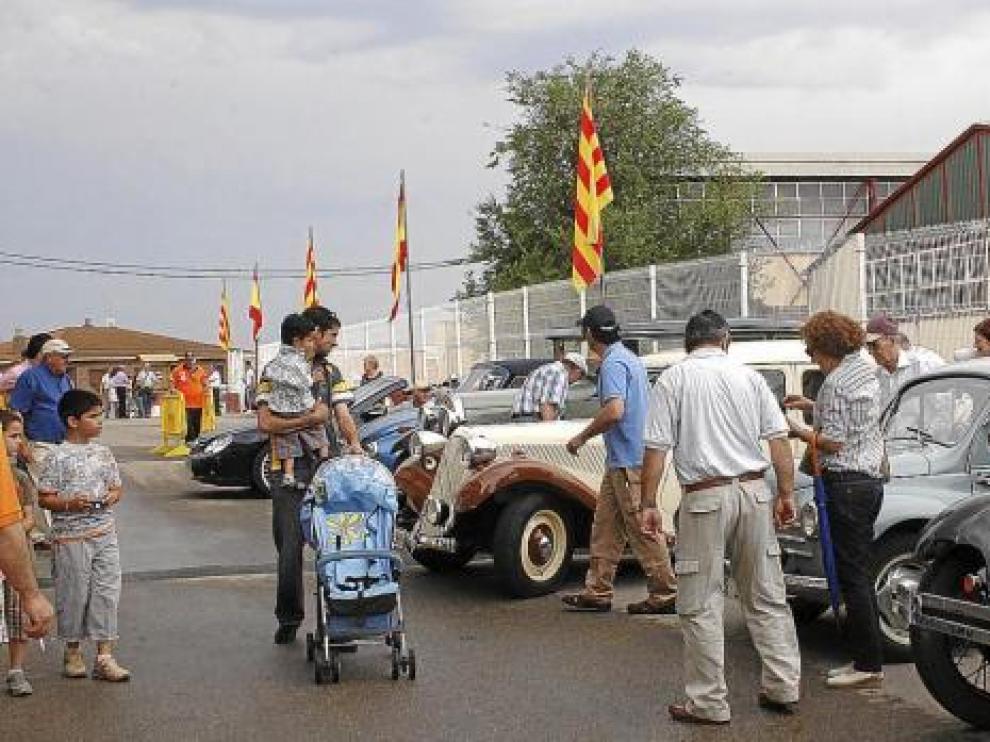 La exposición de coches antiguos fue uno de los espacios más concurridos.