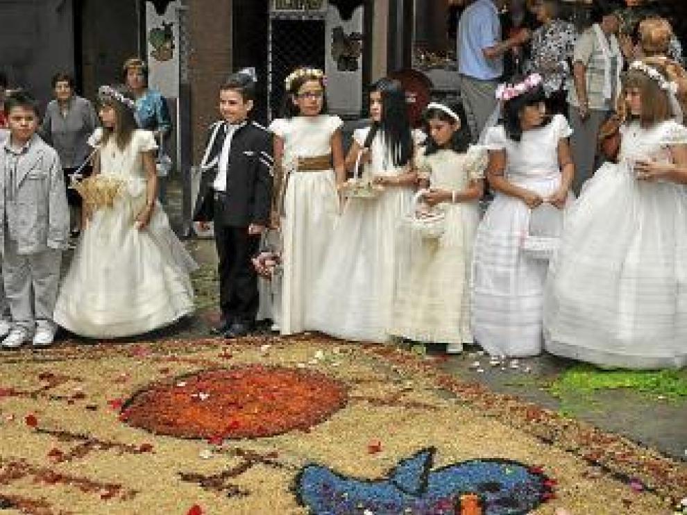 La lluvia desluce la celebración del Corpus